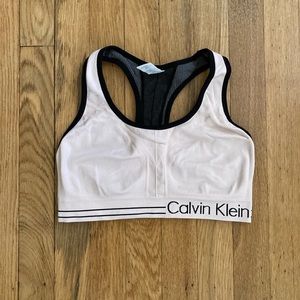 NWOT Calvin Klein reversible sports bra